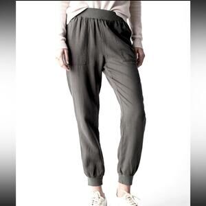 Faherty Arlie Day Pants in Charcoal size XL